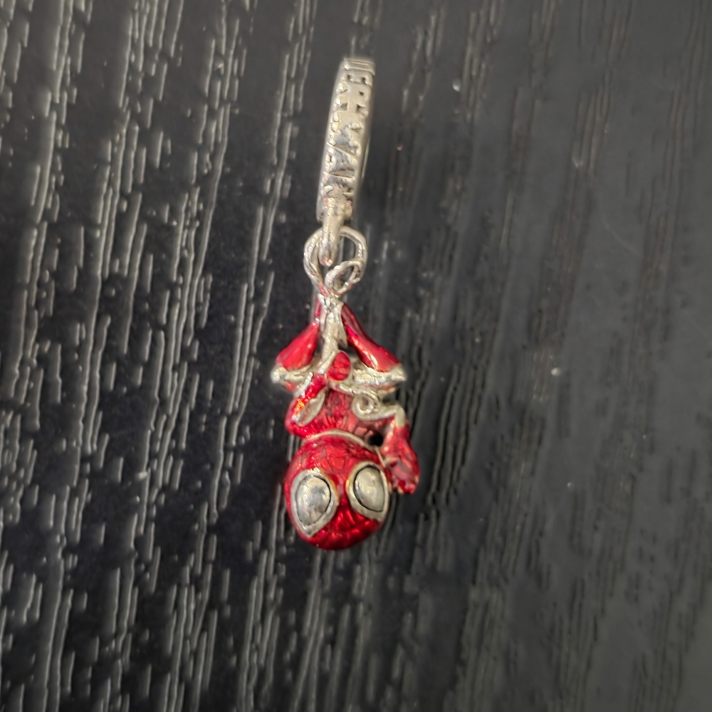 Pandora Spider-Man Hanging Charm - Picture 3 of 6